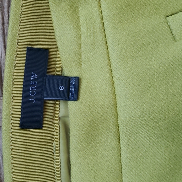 J.Crew sz 6, wool not quite lime green mid length skirt with pockets - Picture 4 of 6